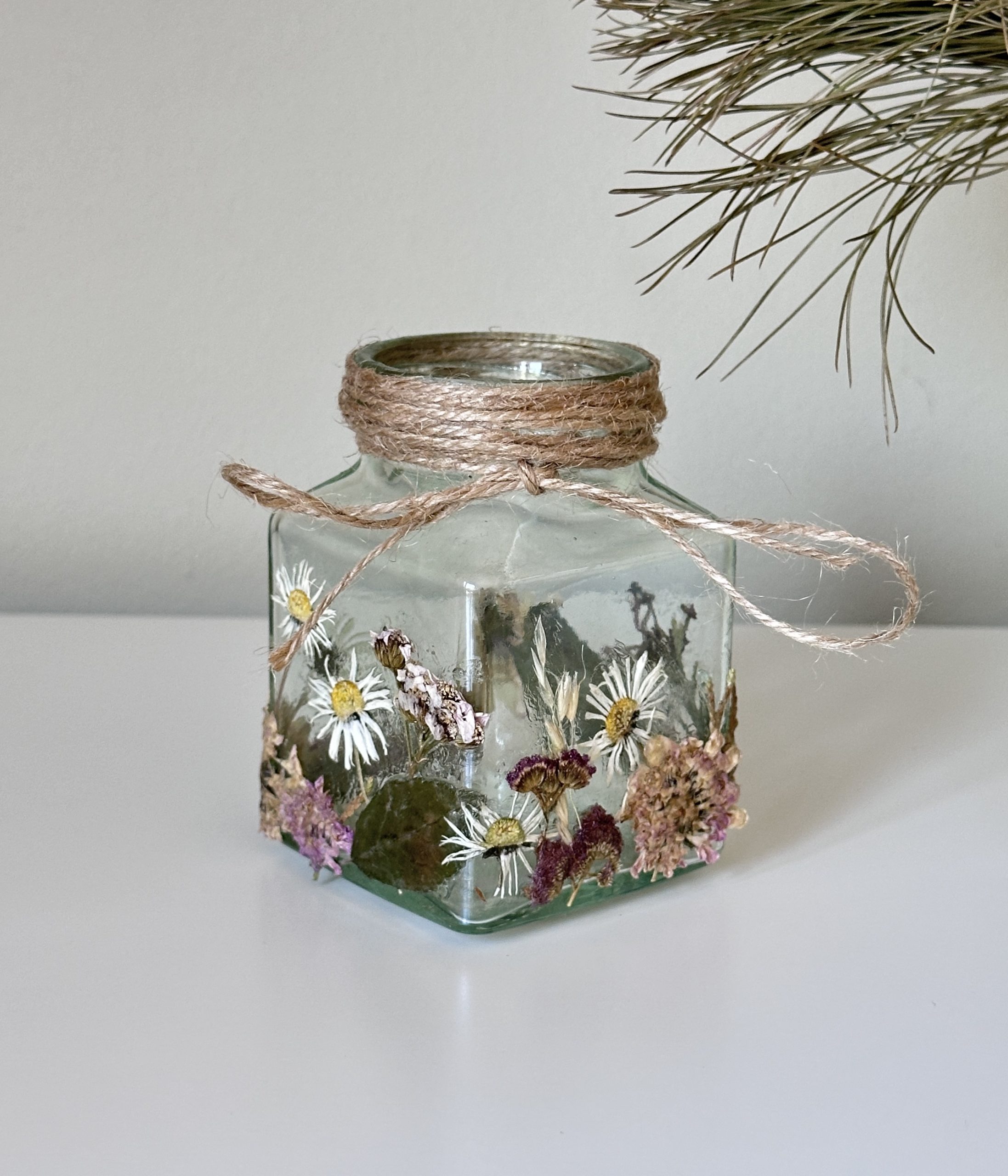Cute Simple Cottage Core Style Recycled pressed Flower Glass Jar